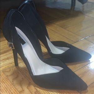 Forever 21 black heels w/ankle straps